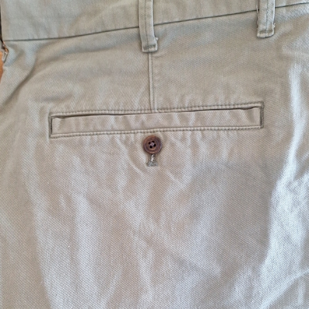 GAP Men's 6 Pairs Casual Shorts Set 8" FLAT FRONT - Picture 4 of 6